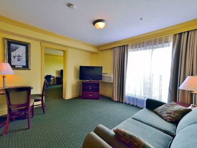 Velora Hinton, Ascend Collection Hotel 3*